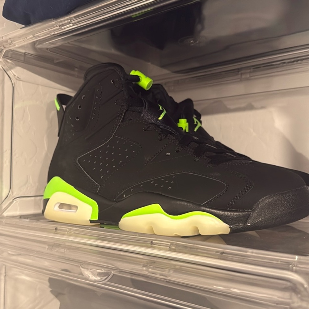 JORDAN 6 RETRO